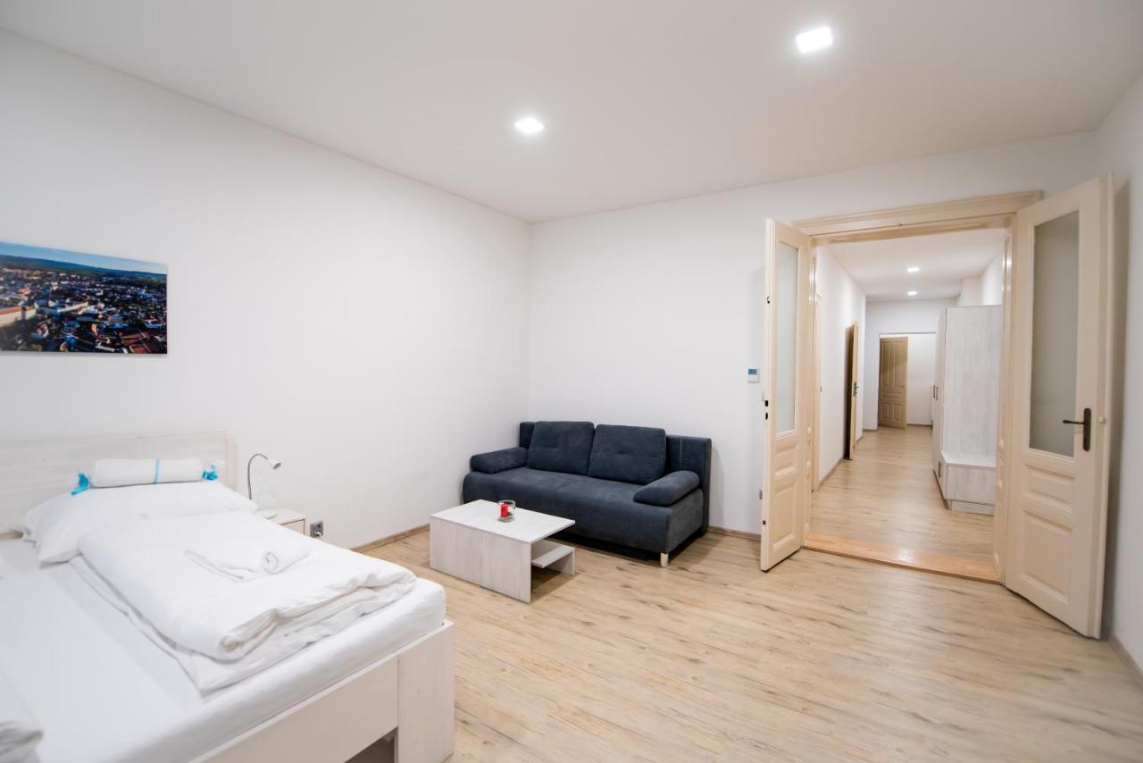 Apartmany Velke Namesti Kroměříž Exteriör bild