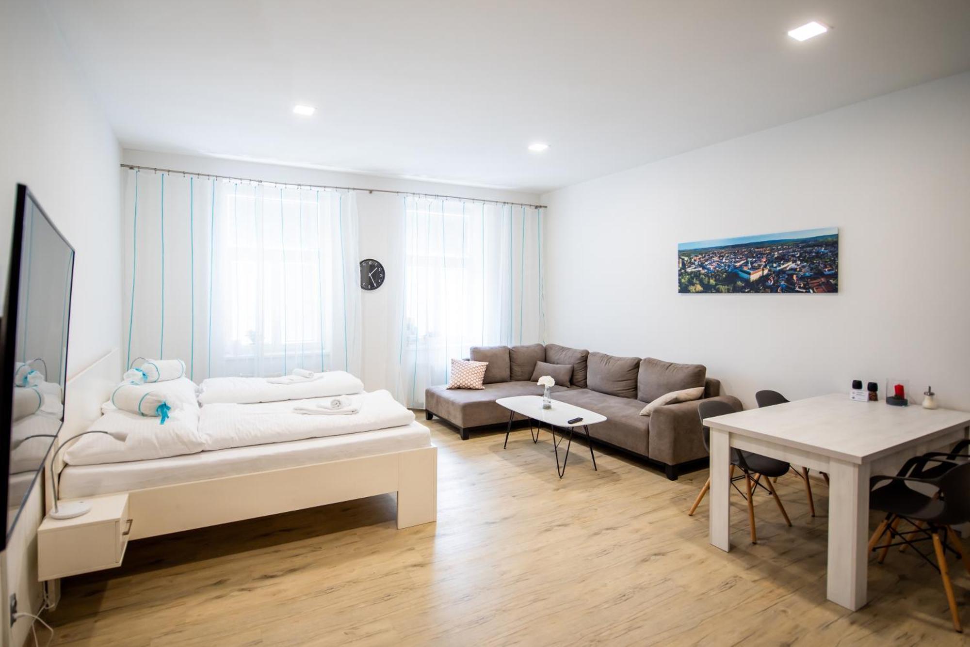 Apartmany Velke Namesti Kroměříž Exteriör bild